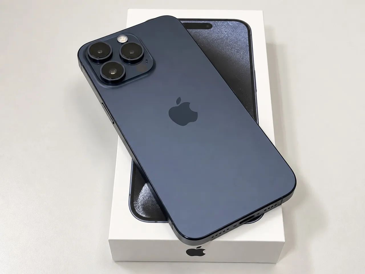 iPhone 15 Pro Max 256Gb - impecável 