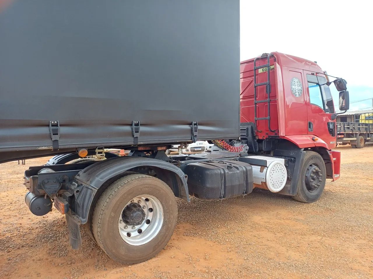 Ford Cargo 1933 2013 - Foto 3