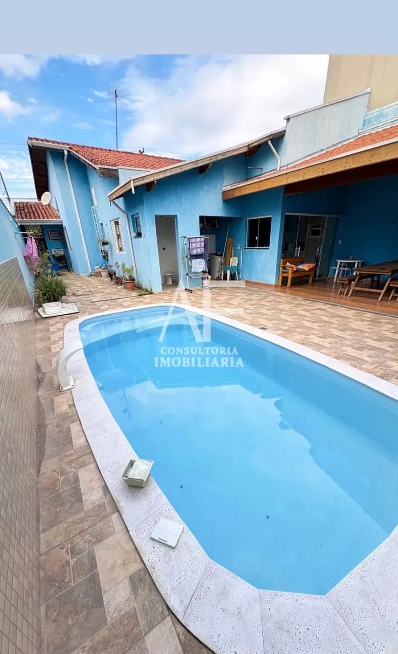 Casa com piscina no Bonfim