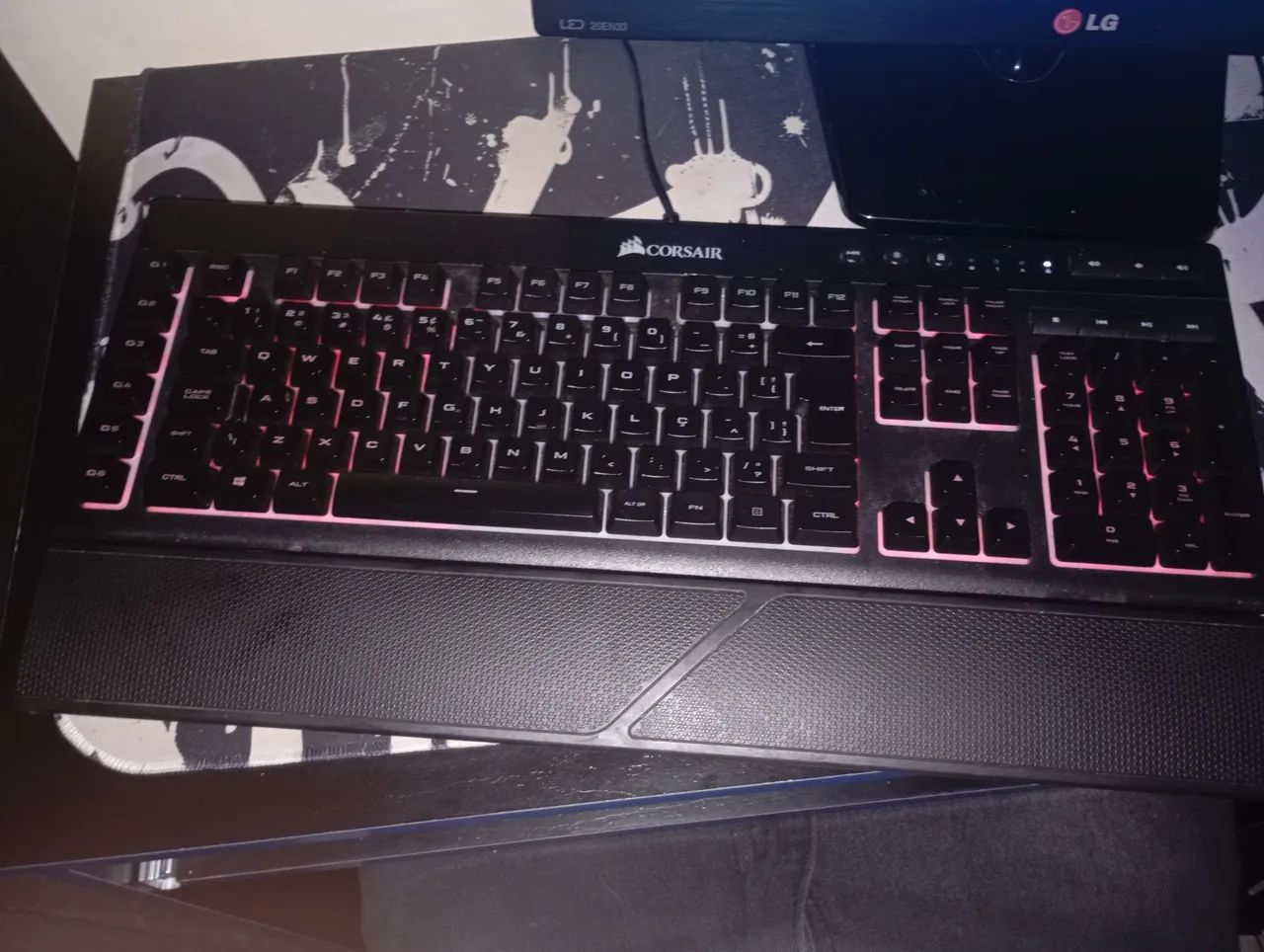 Teclado Corsair K55 RGB - Foto 4