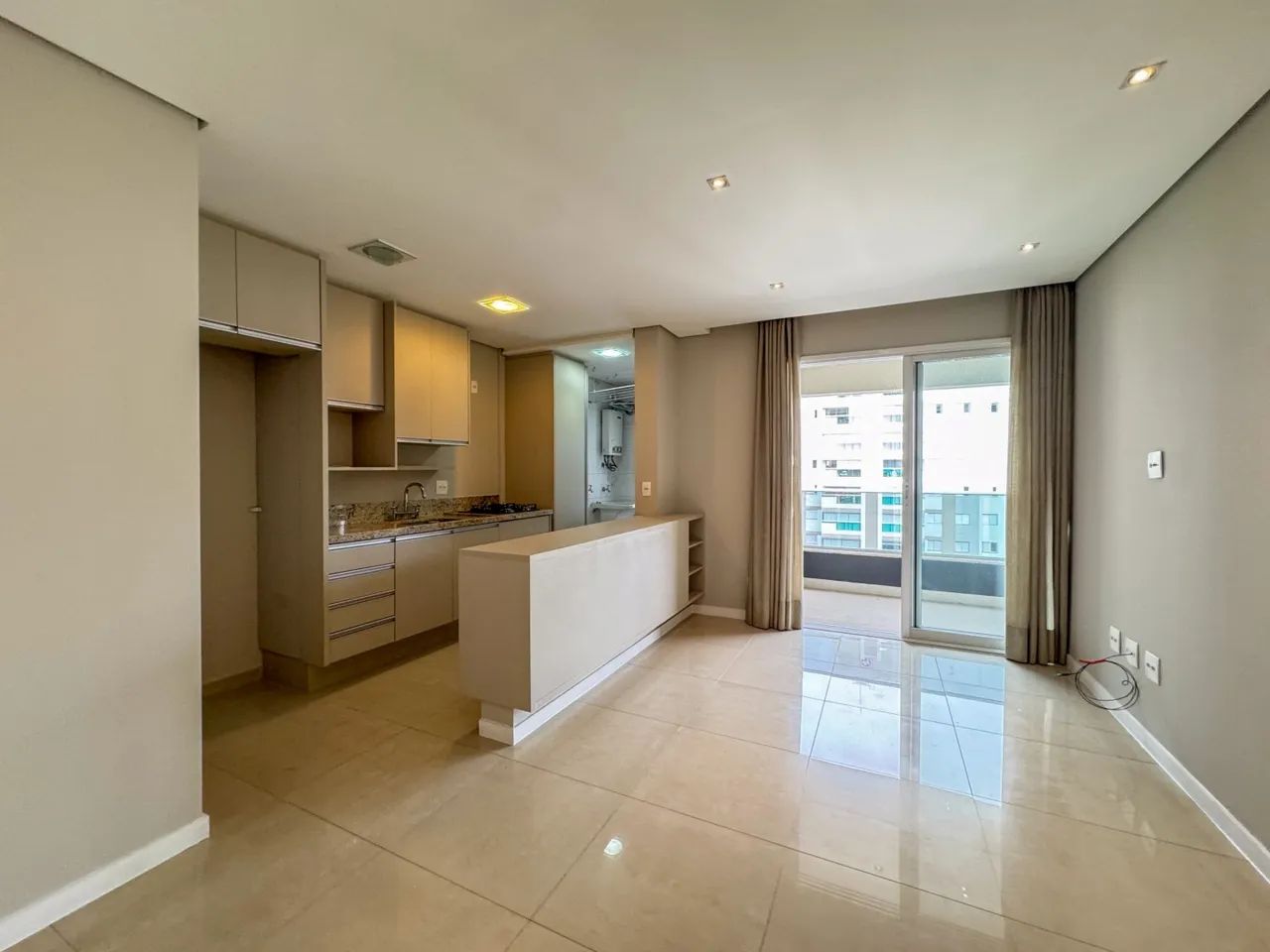 Apartamento para alugar no Edifício Torre Valência, Gleba Palhano - Foto 2