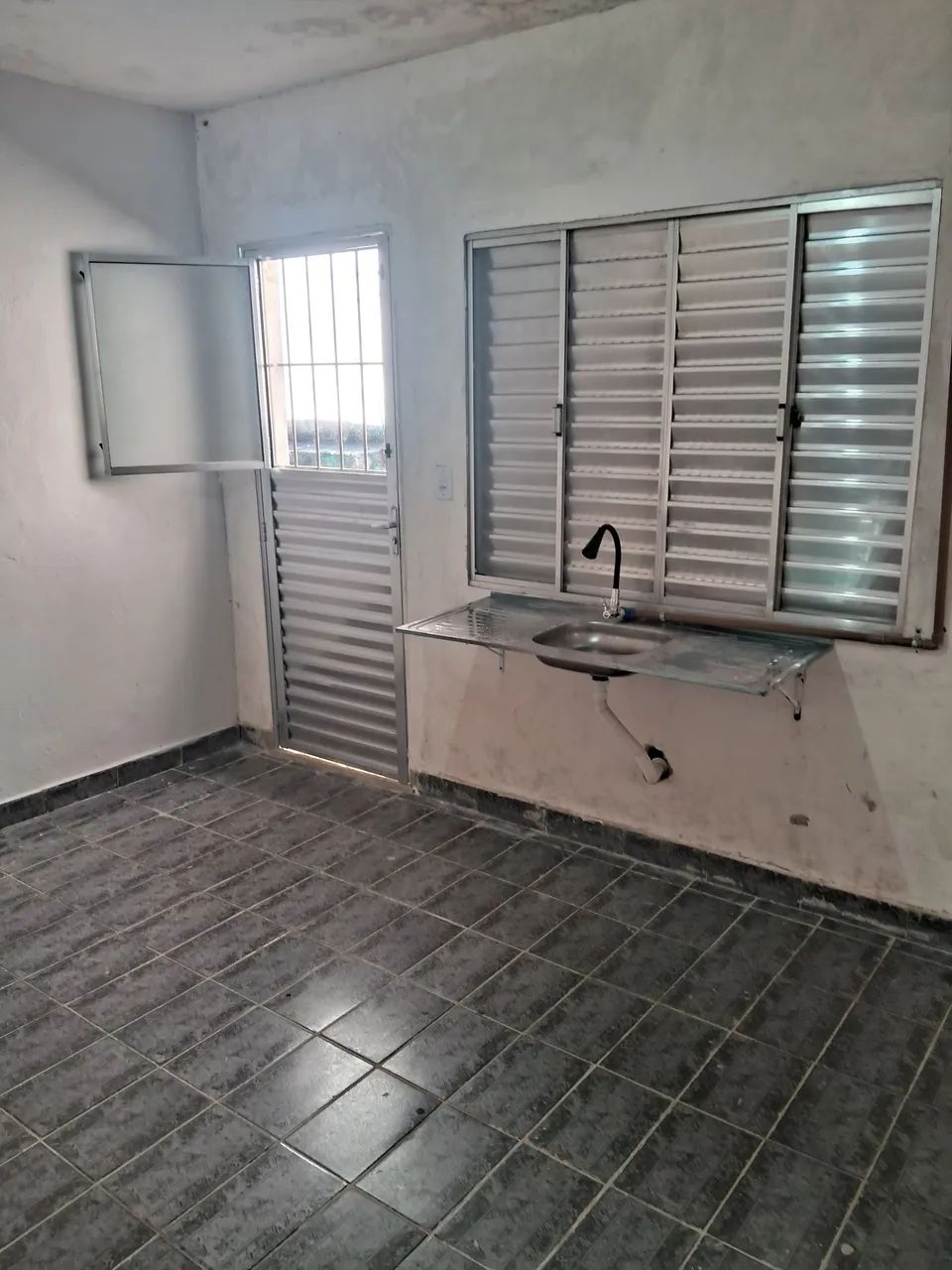 Kitnet para locação em Suzano 