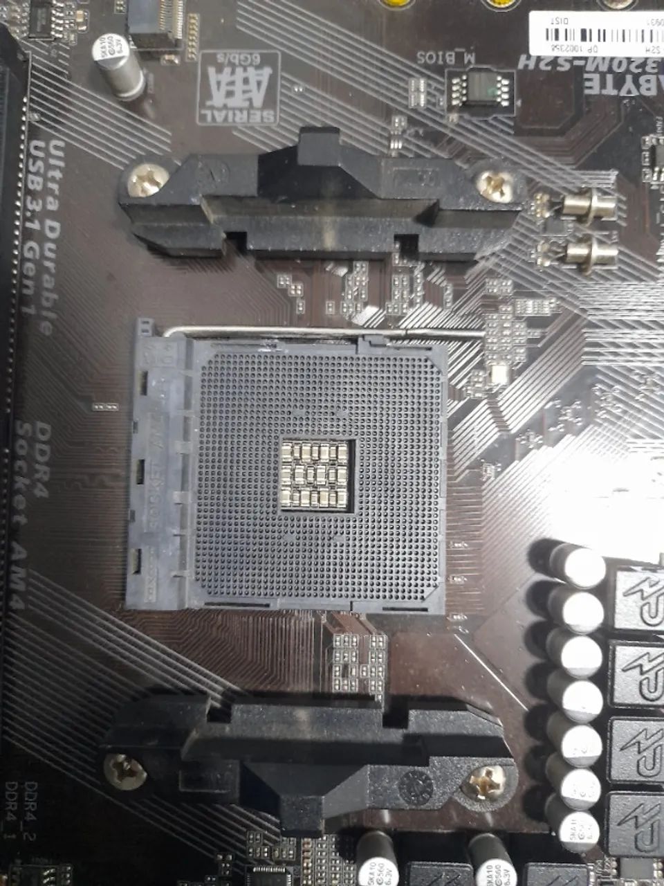 *Placa-mãe Gigabyte GA-A320M-S2H AM4 - Com defeito - Foto 4