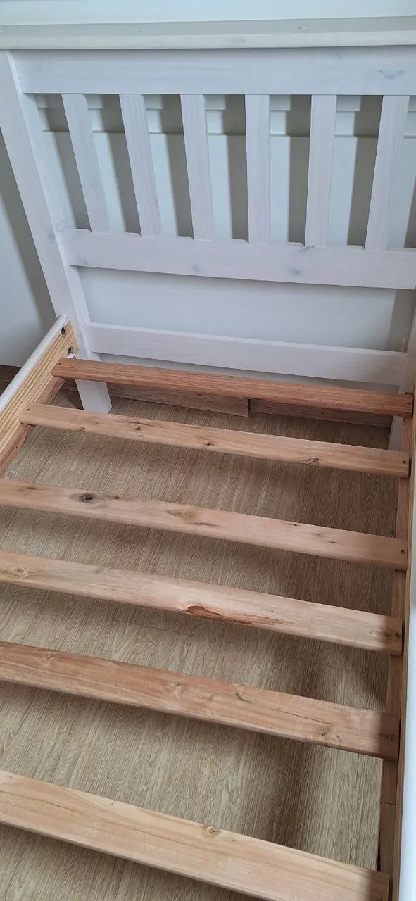 Cama de solteiro branca semi nova - Foto 4