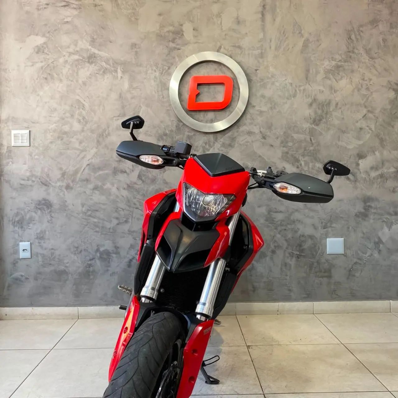 HYPERMOTARD 821 - Foto 4