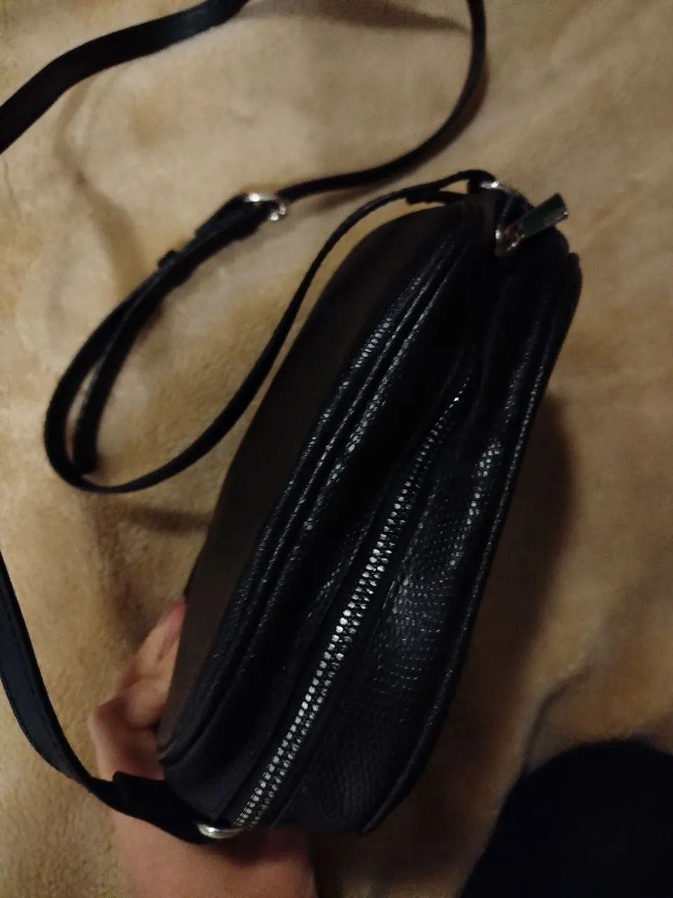 Bolsa transversal preta pequena  - Foto 4