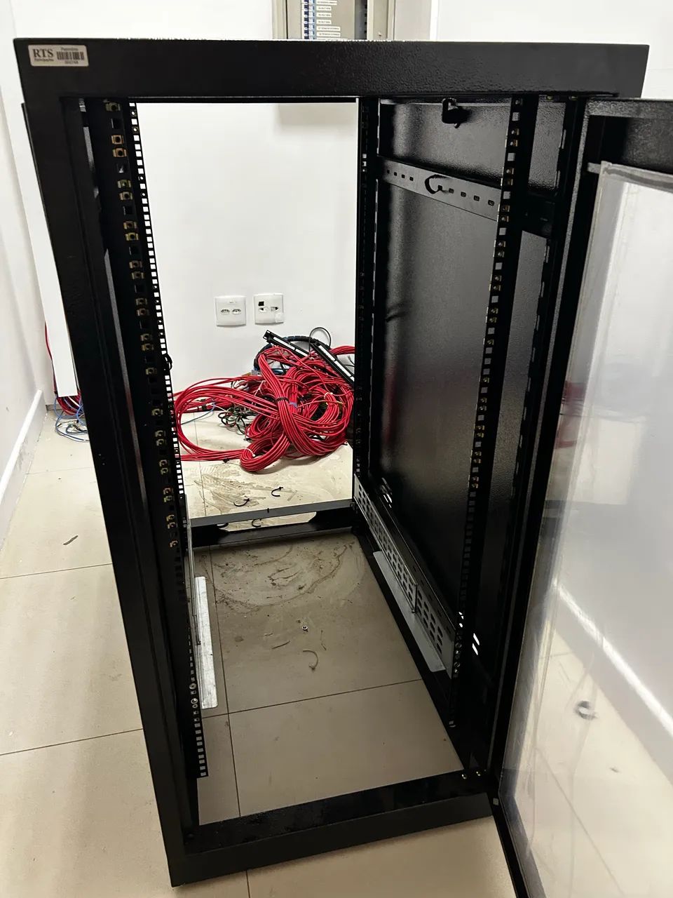 Rack de TI / Servidor - Excelente Estado - Foto 5