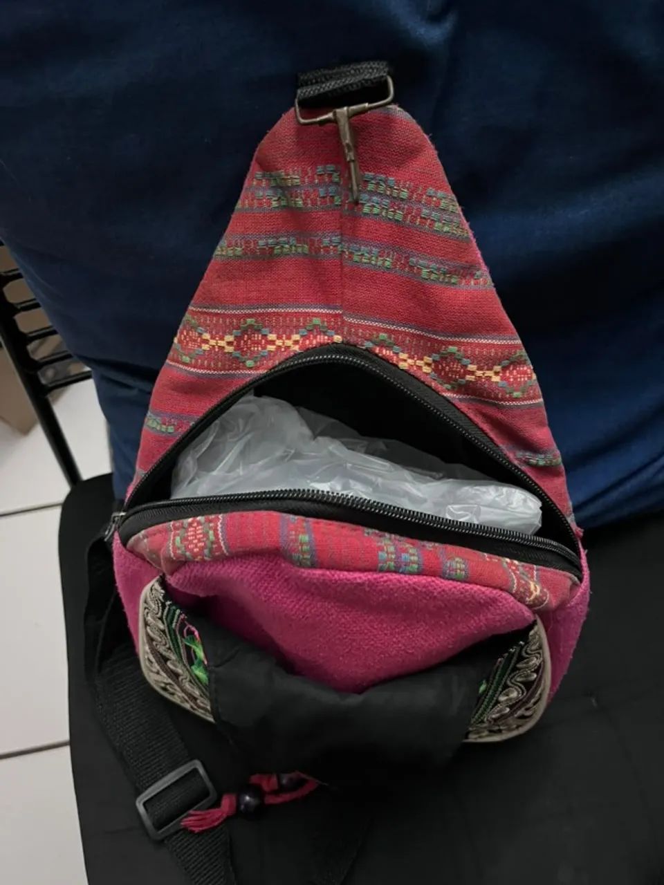 Mochila bordada colorida - Foto 2