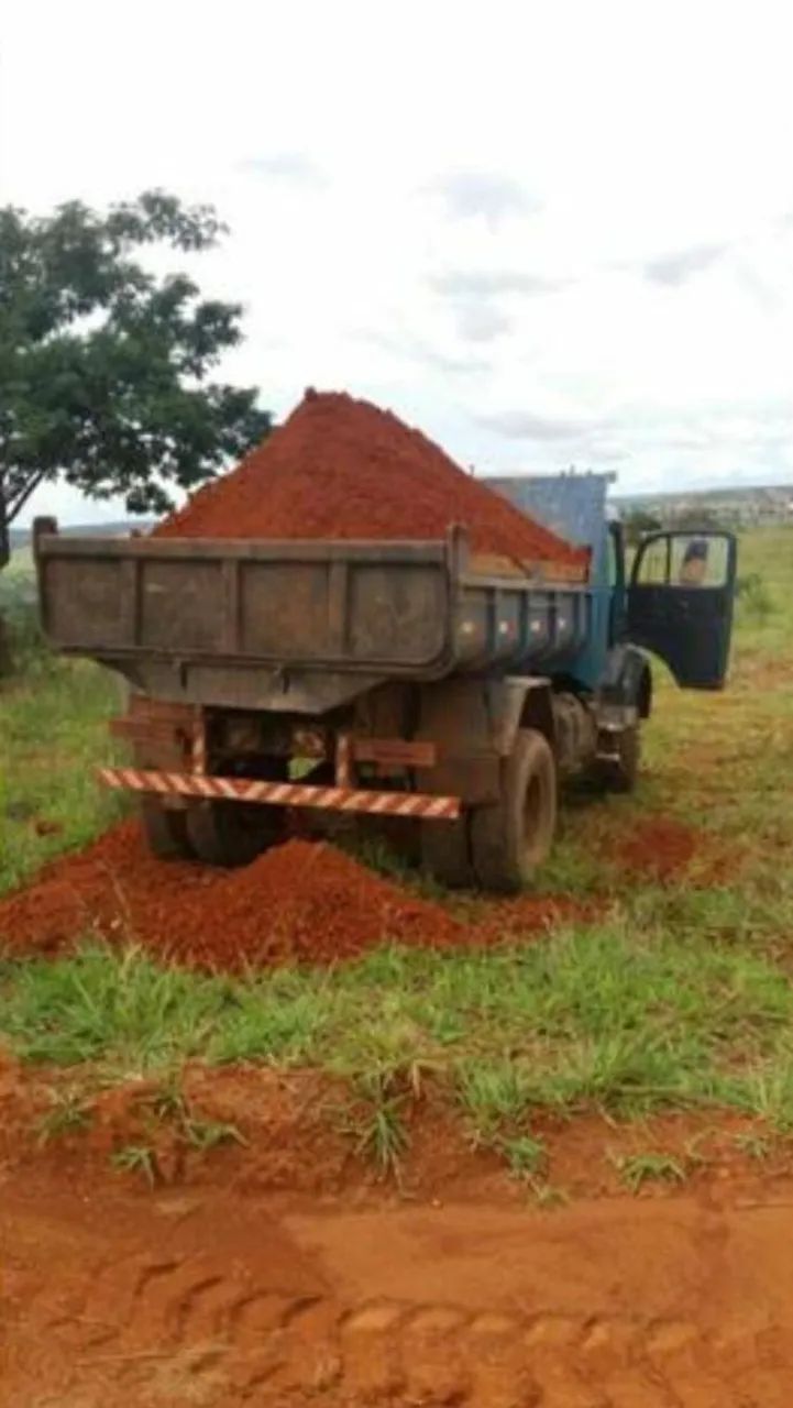 Terra 250.00 caminhão fechado 