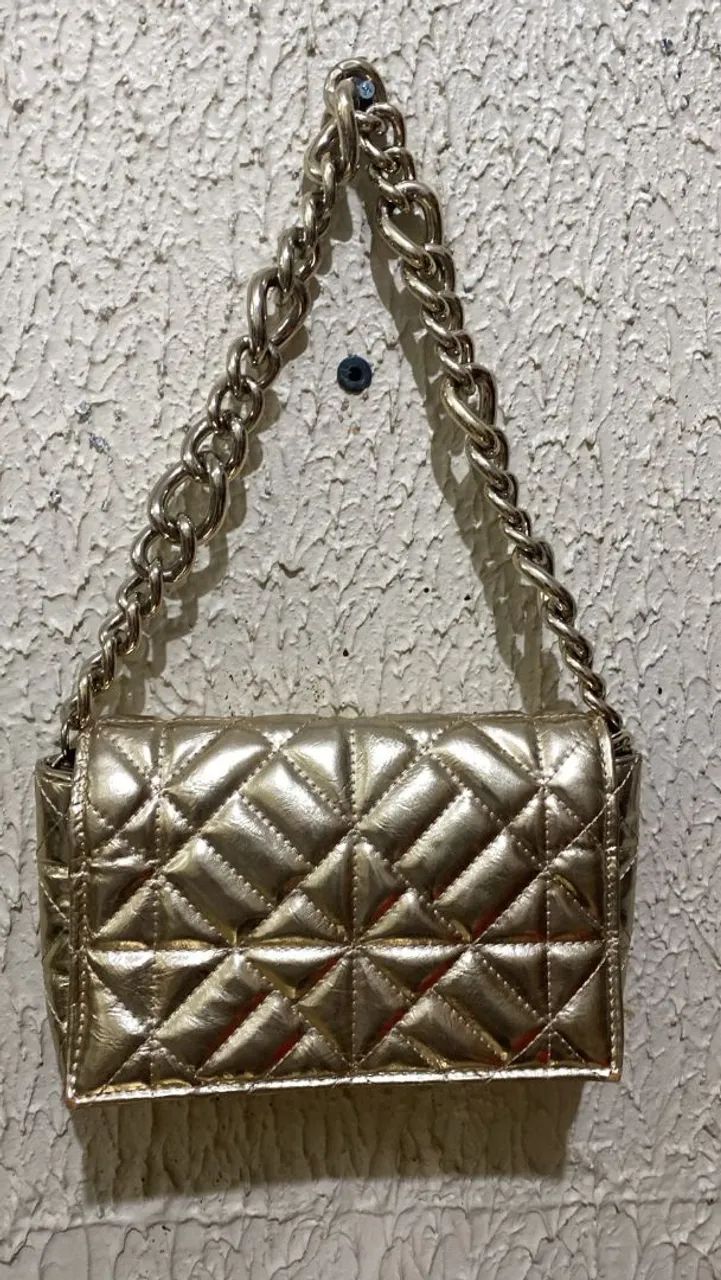 Bolsa dourada da zara