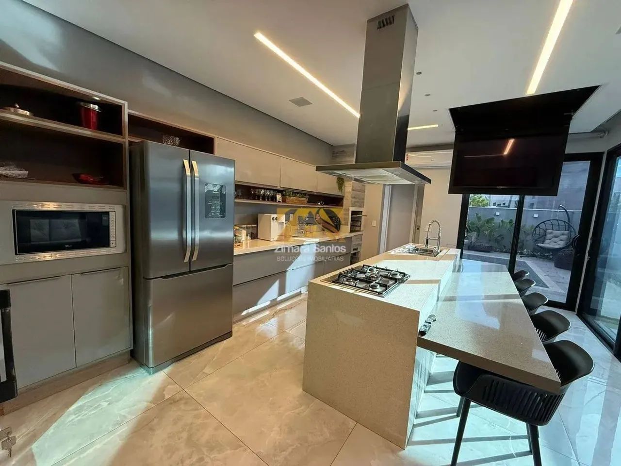 Casa Alto Padrão com 3 suítes - 205 m² - Condomínio Residencial Alphaville I (ARSO 14) - Q