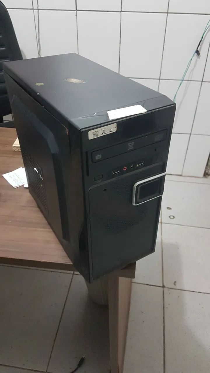 Pc i5 4gb  400reais  aceito troca 