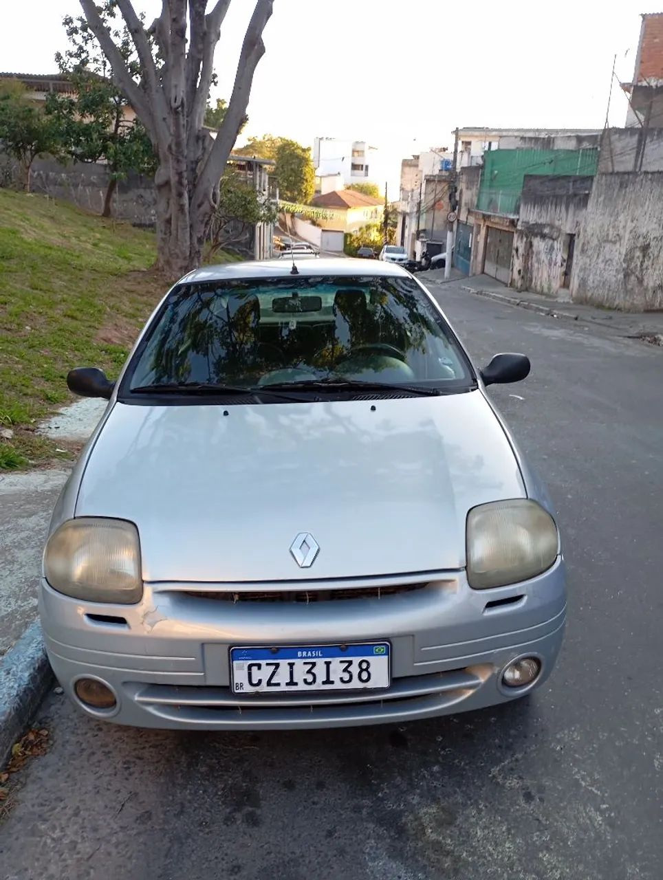 Renault Clio SED RT/ Privilège/ Botic 1.6 16V 4P 2002