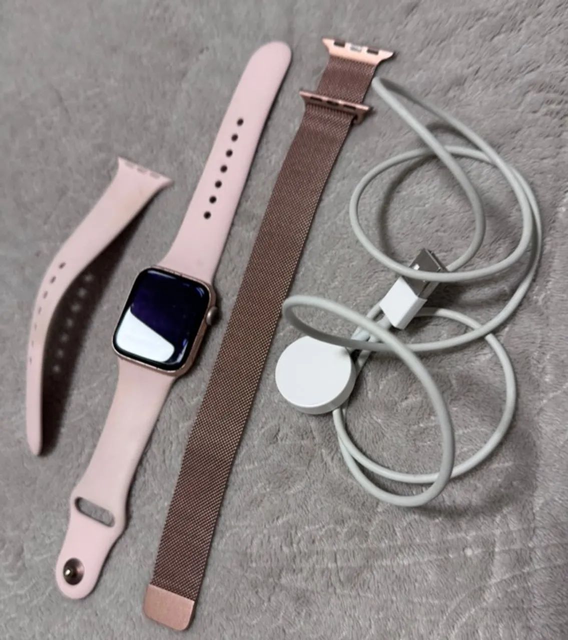 Apple Watch Series 4 40mm Rose (usado) - GPS SEM CELULAR