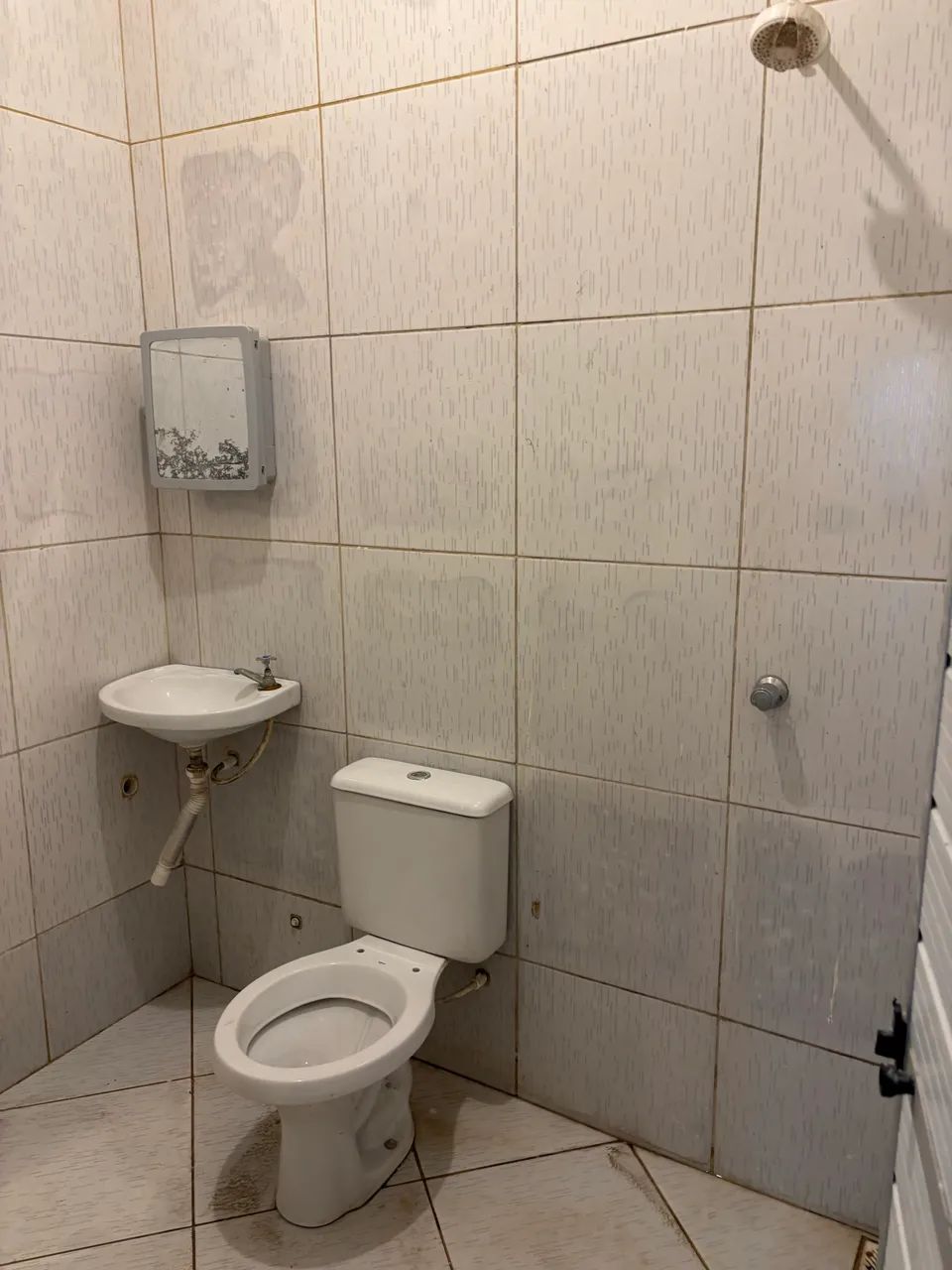 Execelnte quitinete perto de tudo 