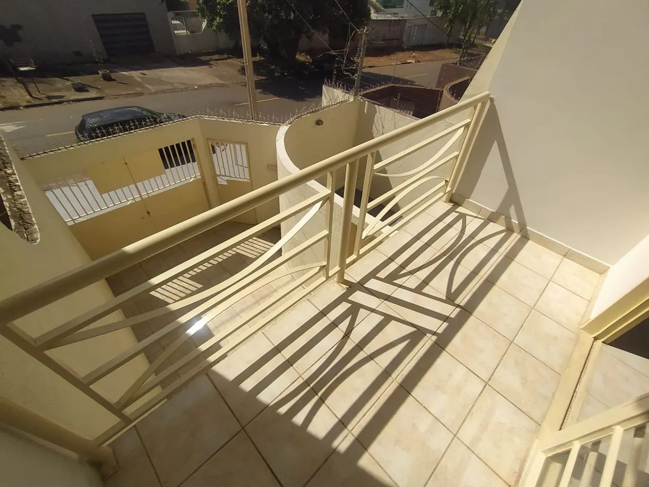 Aluga-se Sobrado com 3 Quartos e Churrasqueira no Setor Sudoeste  - Foto 6