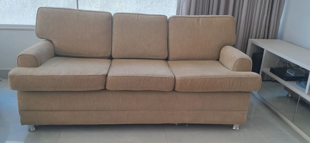 Sofa de tres lugares 
