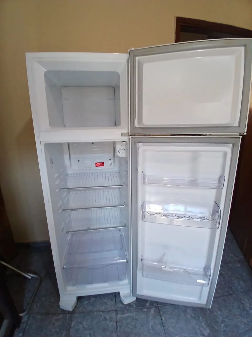 Vende se geladeira  - Foto 2