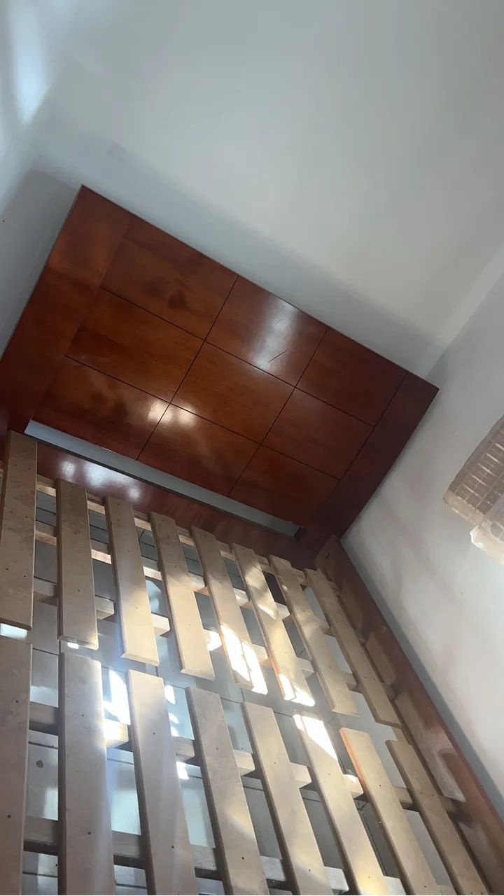 Cama de Madeira 