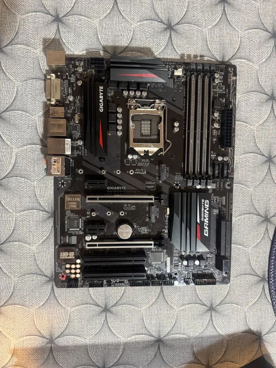 Placa mãe Gigabyte
