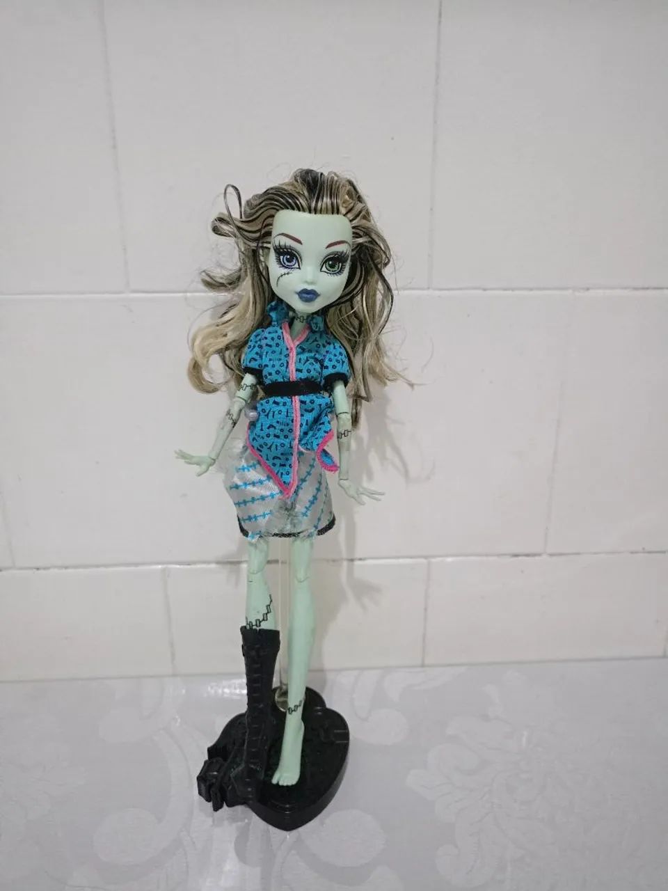 Boneca Monster High Frankie Scaris 
