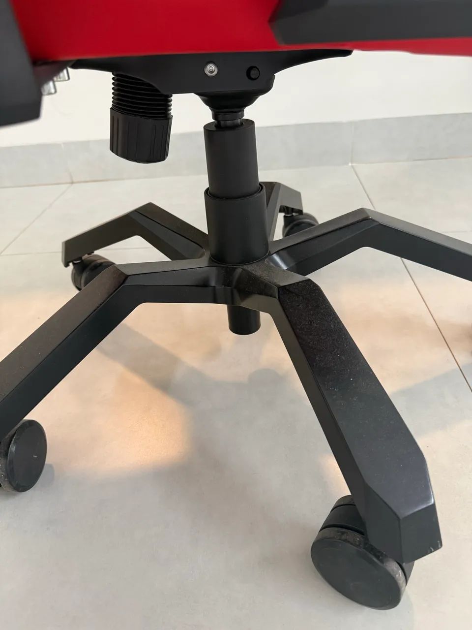 Cadeira Gamer DXRacer Valkyrie - Preta e Vermelha - Foto 4