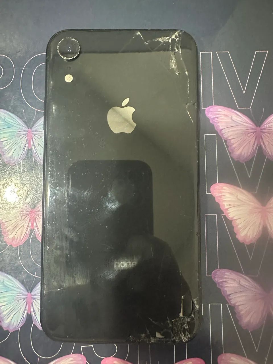 Celular XR com tela traseira trincada - Foto 4