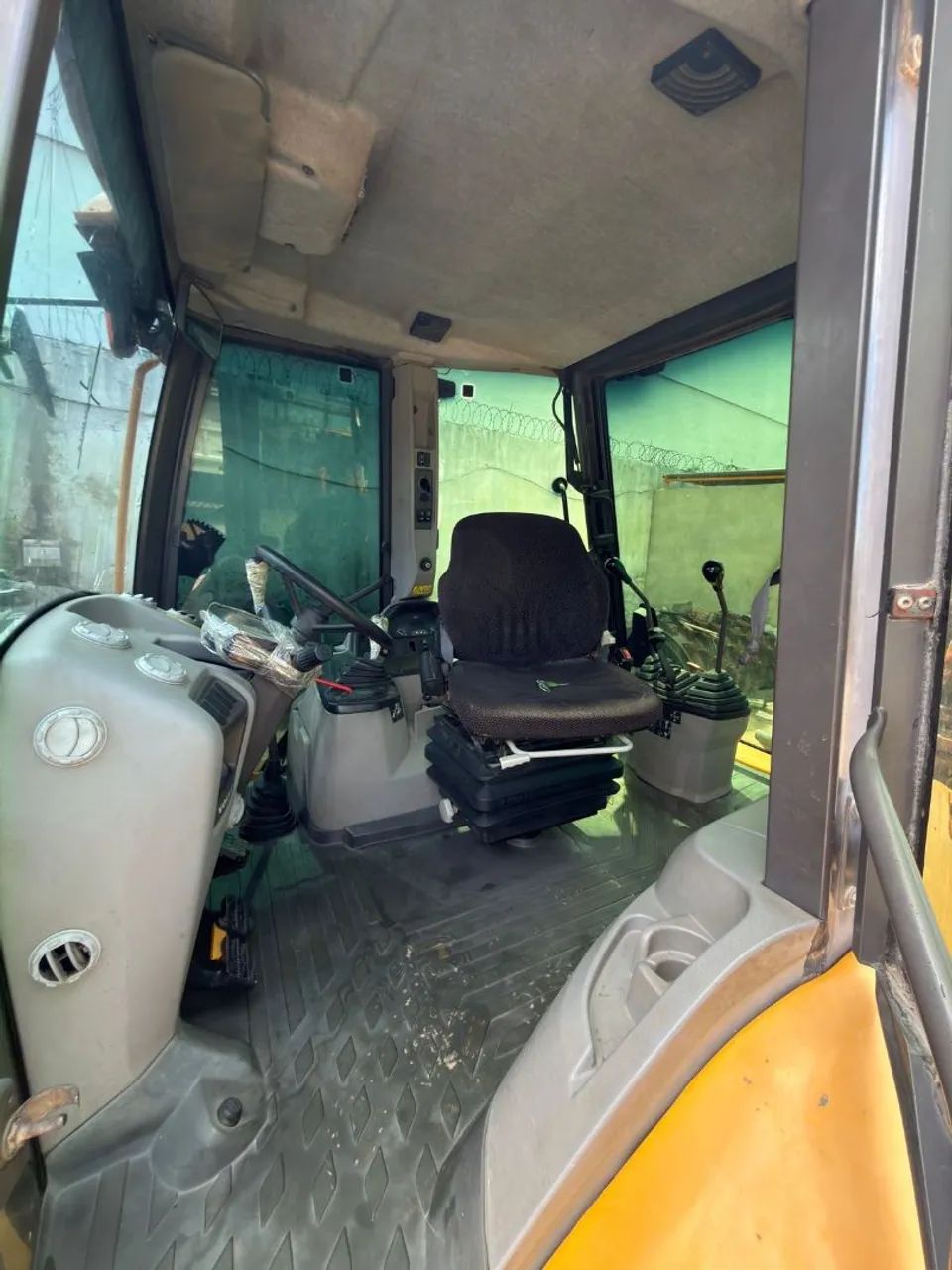 Retroescavadeira volvo bl60 - Foto 3