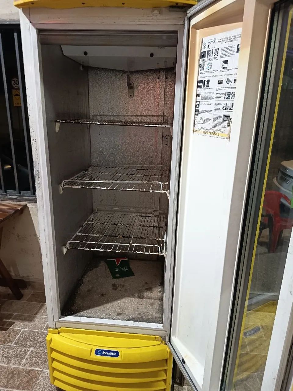 Estou vendendo o freezer da Skol - Foto 2
