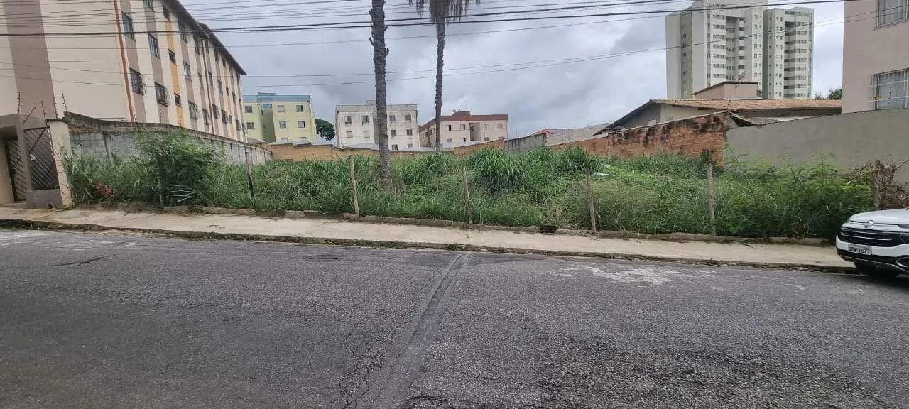 Lote semi plano no Bairro Serrano 1.084 m². - Foto 3