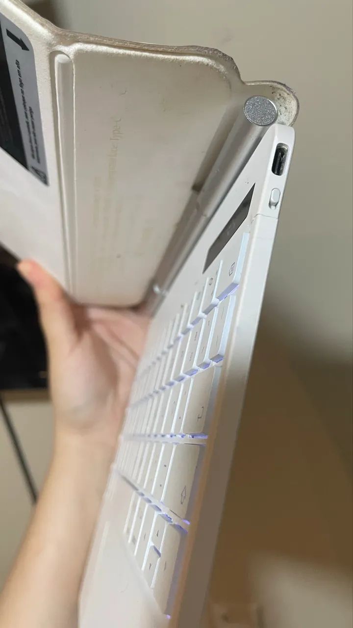 Capa com teclado para IPAD 10 - Foto 2