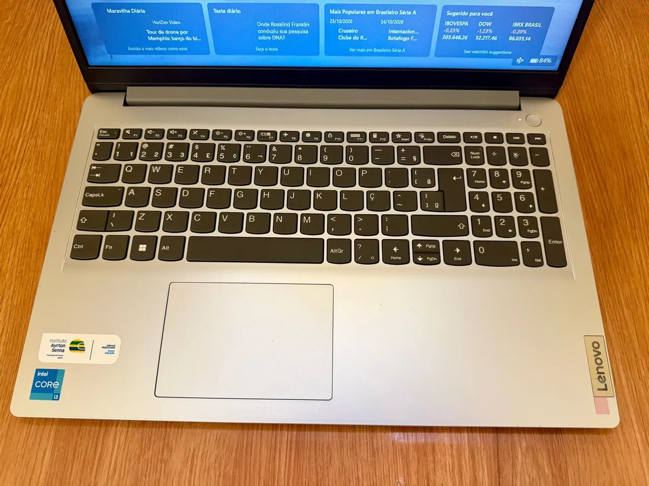 Notebook Lenovo i3 de 12 Ger IMPECÁVEL  - Foto 3