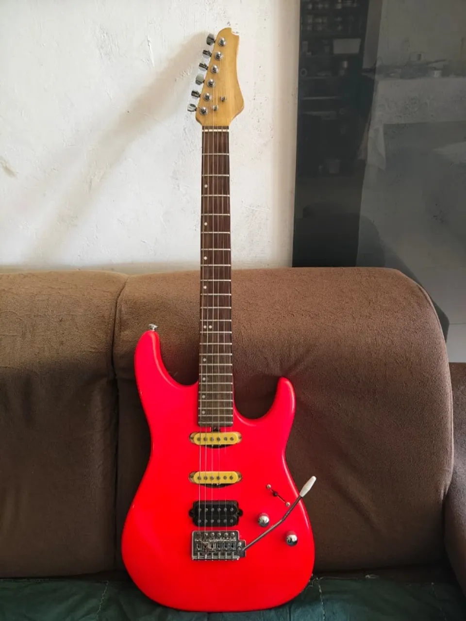 Guitarra Washburn N2 - Nuno Bettencourt Model - Instrumentos