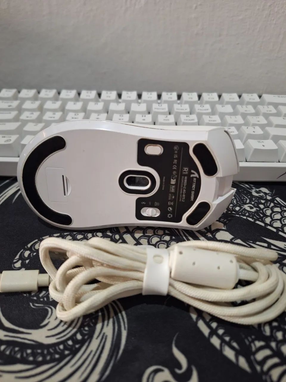 Mouse Gamer Attack Shark R1 Branco 2.4G + Cabo USB - Foto 3