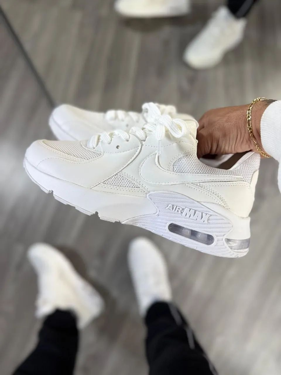 Air Max excee<br>Cor: Branco <br>Disponível 38  - Foto 2