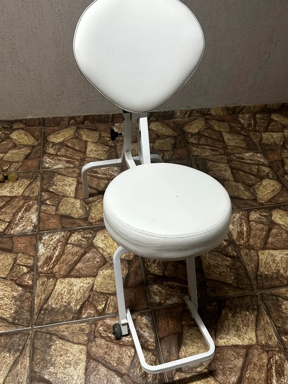 Cadeira designer de sobrancelha 