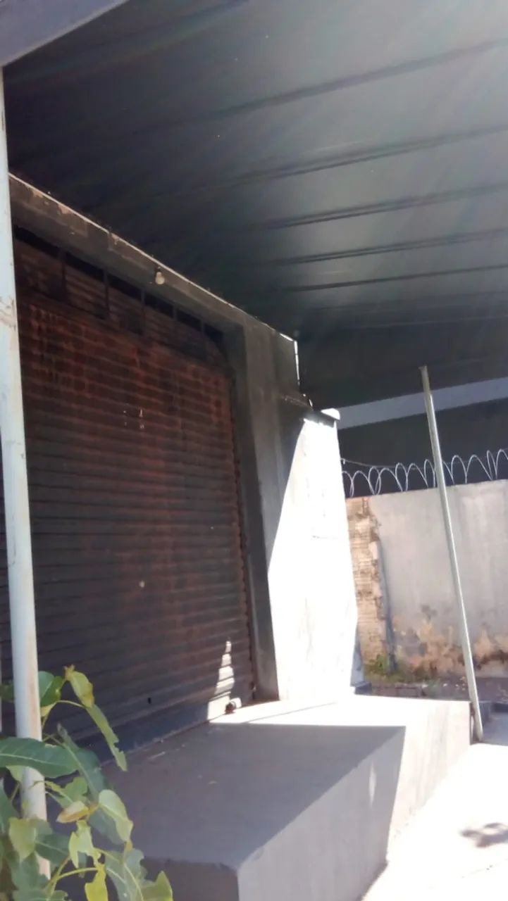 Aluga-se Salao 200m2