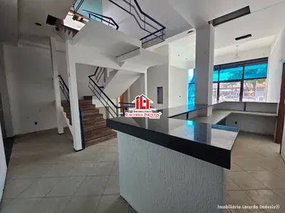 Prédio comercial com 800m², Tem Poço artesiano Tem espaço para instalar Elevador - Foto 3