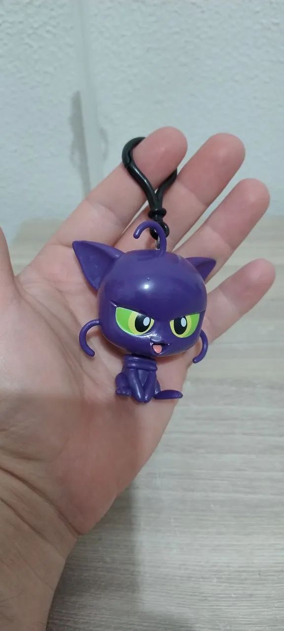 Chaveiro miraculous cat noir - Bob's - Foto 4