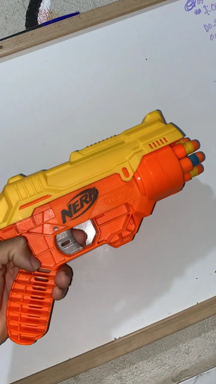 Arma de brinquedo- NERF 