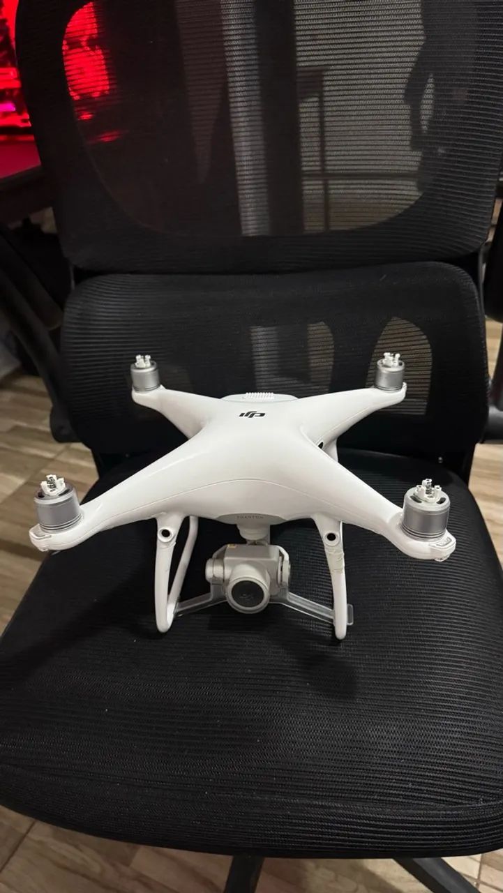 DJI Phantom 4 Pro+ com controle com tela integrada + mochila - R$ 2.000 - Foto 2