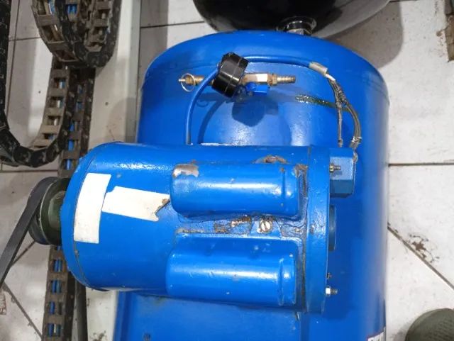 Compressor de Ar Schulz CSV 10 pés 100 Litros PRO - 220 Volts - Foto 3