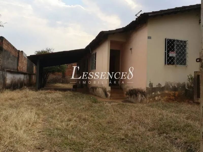 Casa 330m² com 2 Quartos | Parque Santa Rita | Quintal amplo!
