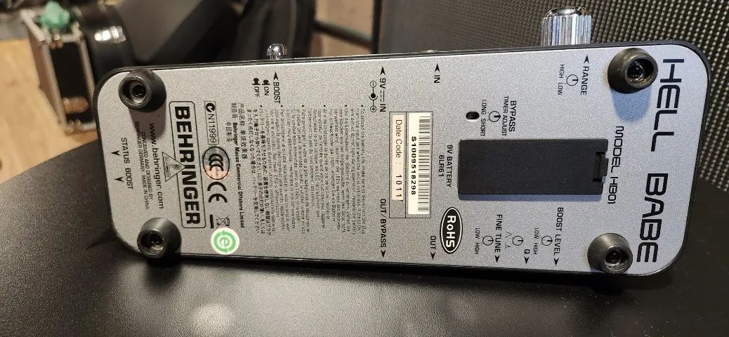 BEHRINGER HB01 Hellbabe ワウペダル　良品 Pedal Wah Wah Behringer HB01 HellBabe para Guitarra Elétrica