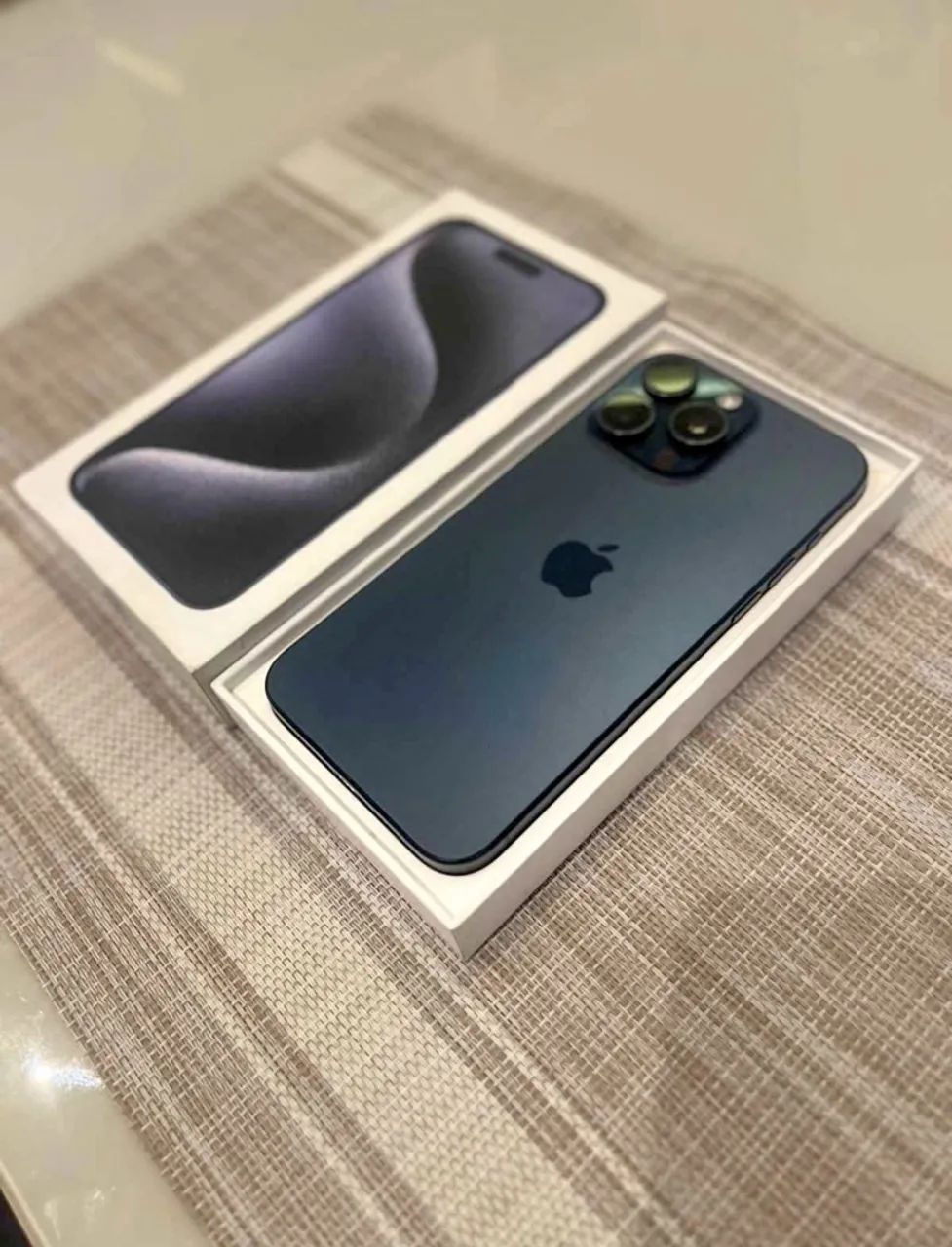 iPhone 15 Pro Max - 256GB - Azul - Foto 3