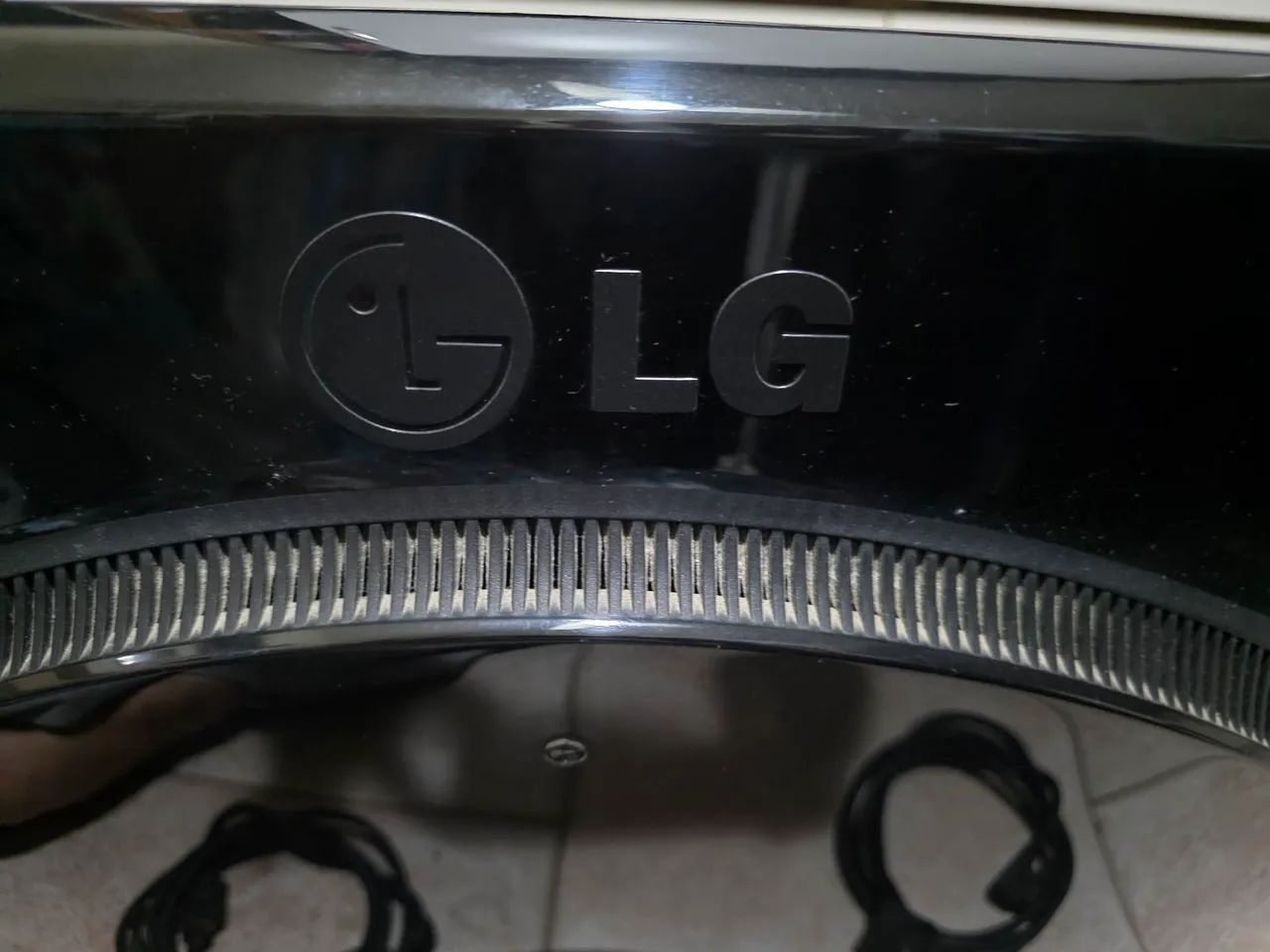 Monitor LG W2353V LCD 23'' usado com defeito na tela - Foto 3