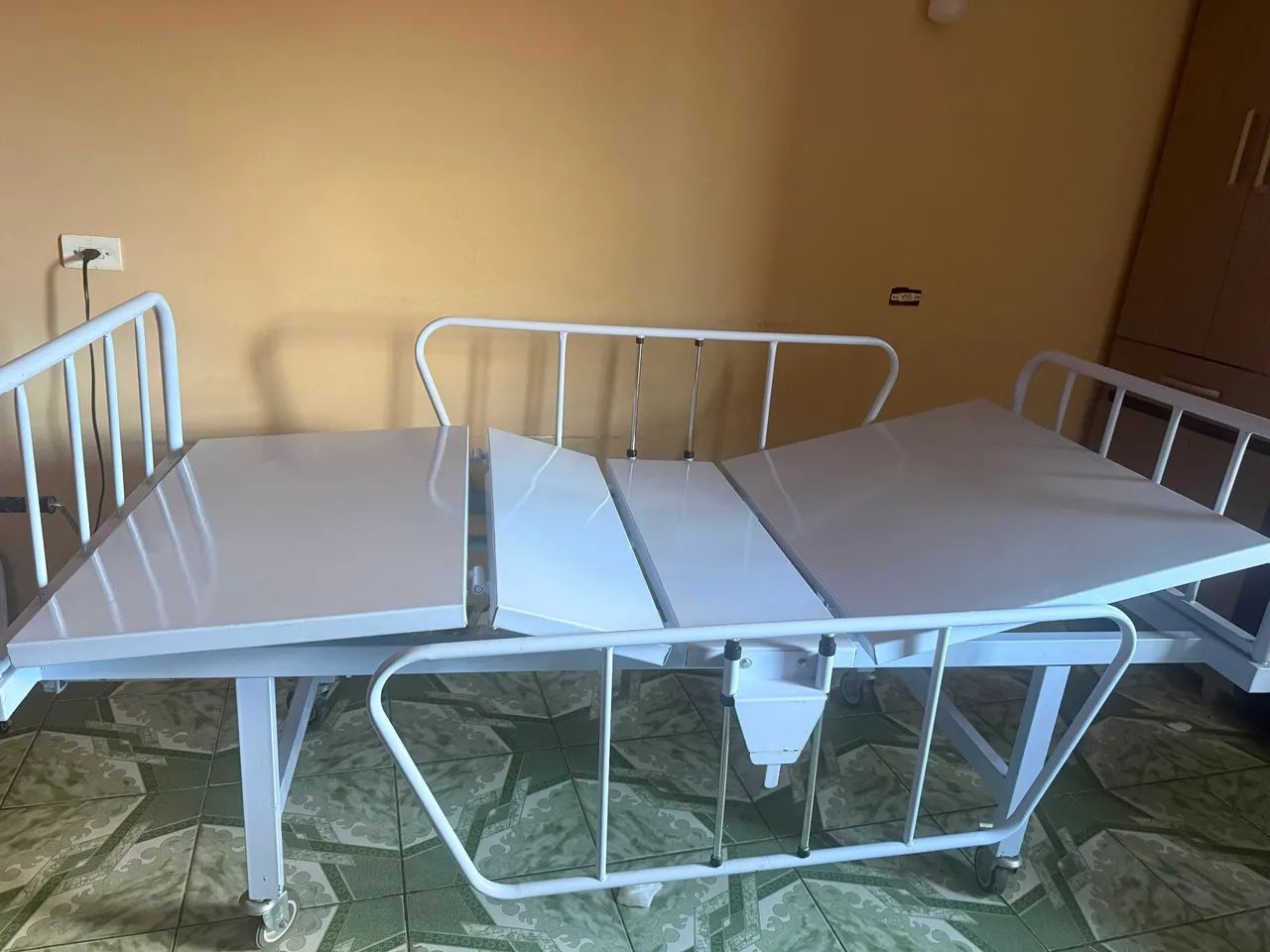 Cama hospitalar com colchão - Foto 2