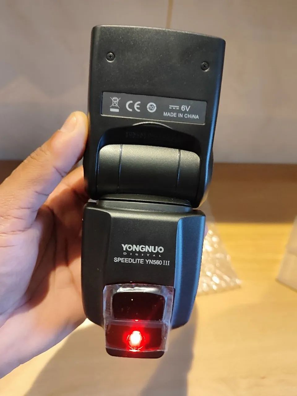 Flash Universal Youngnuo YN560III  - Foto 3