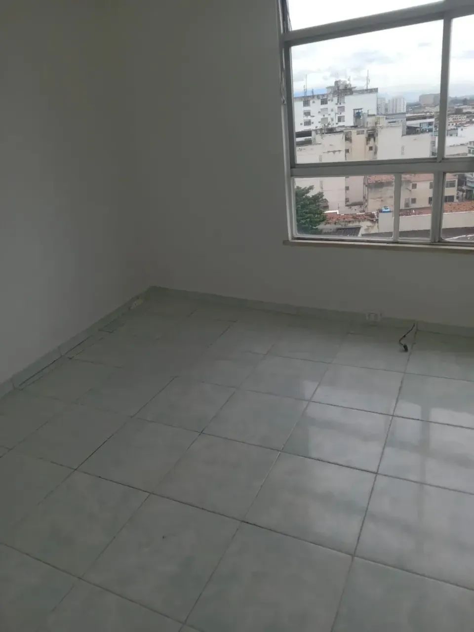 Sala Comercial em Bonsucesso - Praça das Nações