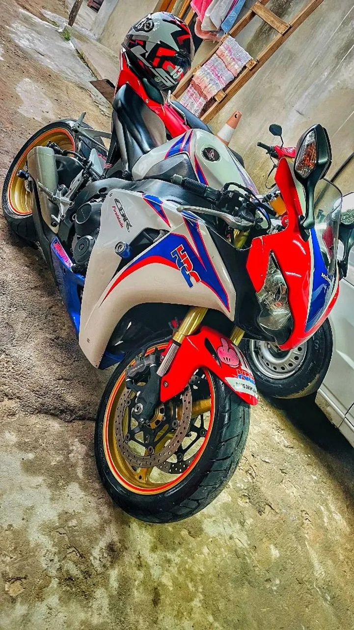 CBR 1000 RR ANO 2010 - Foto 3